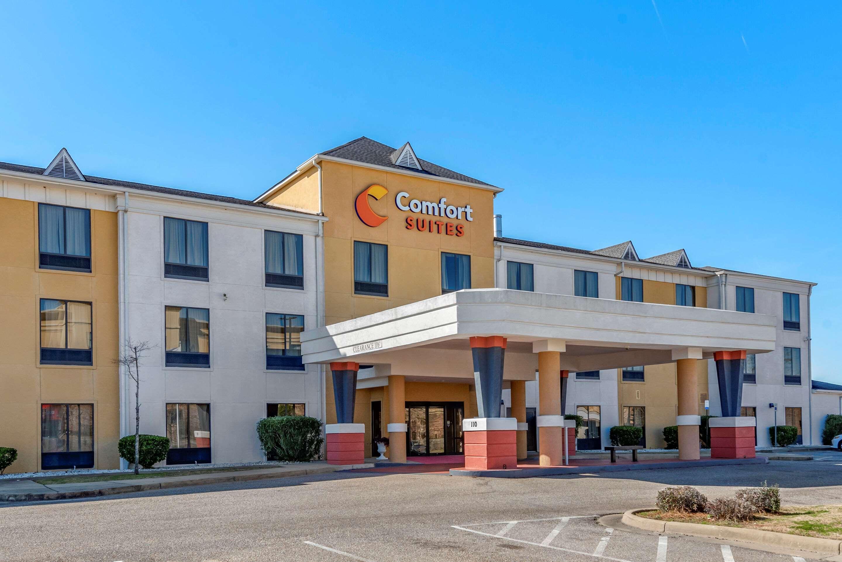 Comfort Suites Airport South Montgomery Exterior photo