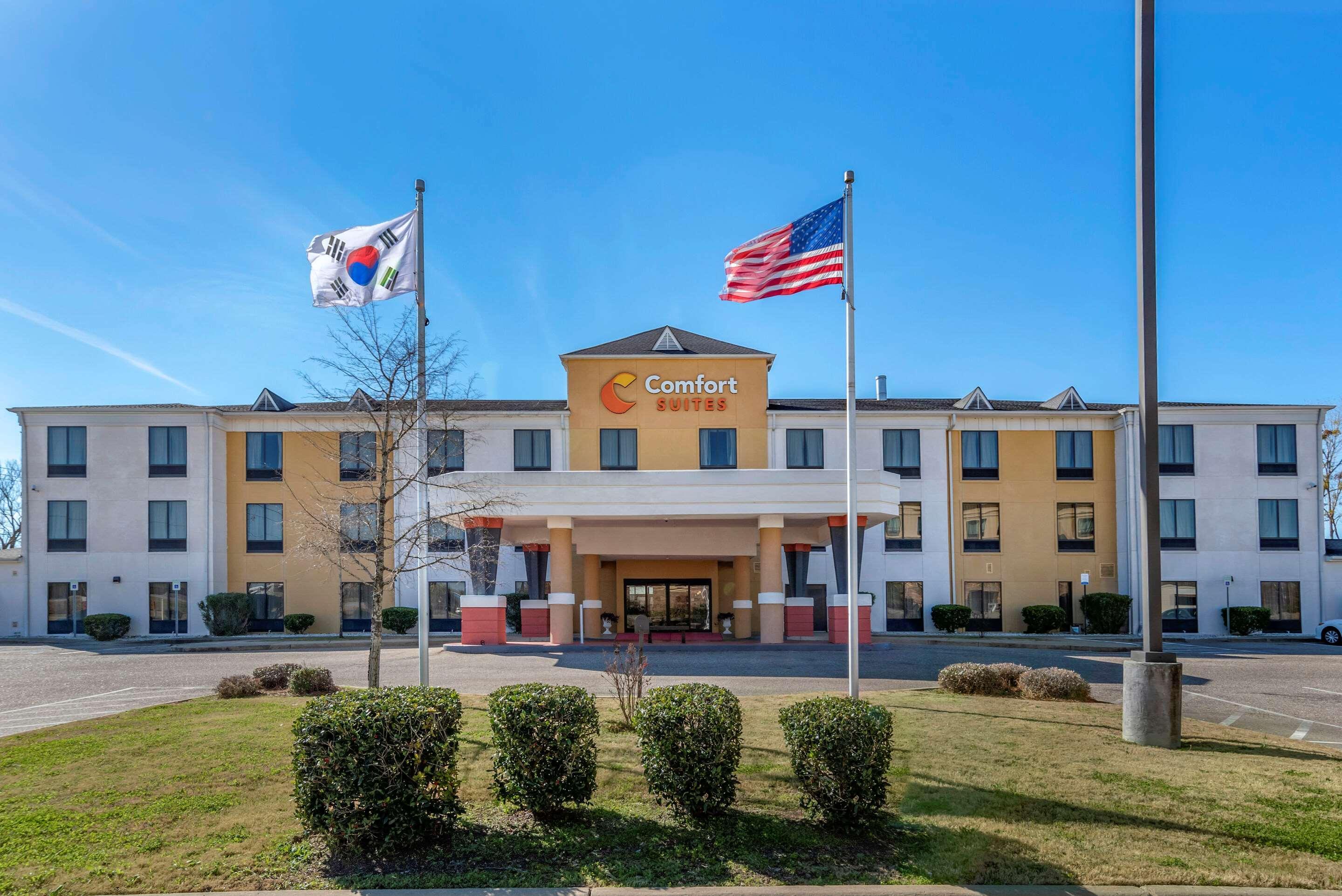 Comfort Suites Airport South Montgomery Exterior photo